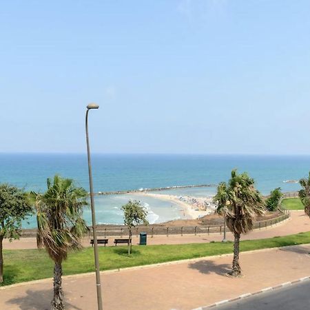 Stylish & Spacious 3 Bedroom Apartment By The Sea Netanja Exterior foto