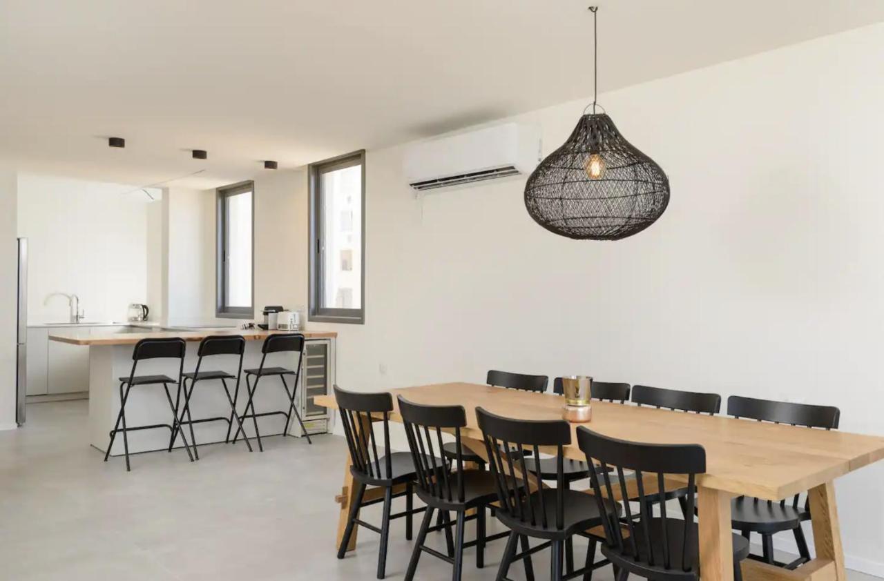 Stylish & Spacious 3 Bedroom Apartment By The Sea Netanja Exterior foto