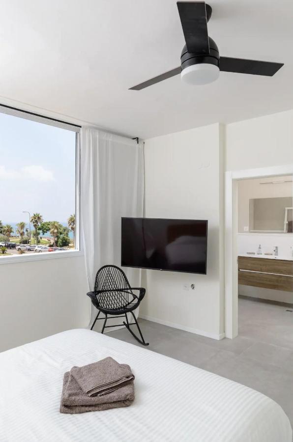 Stylish & Spacious 3 Bedroom Apartment By The Sea Netanja Exterior foto